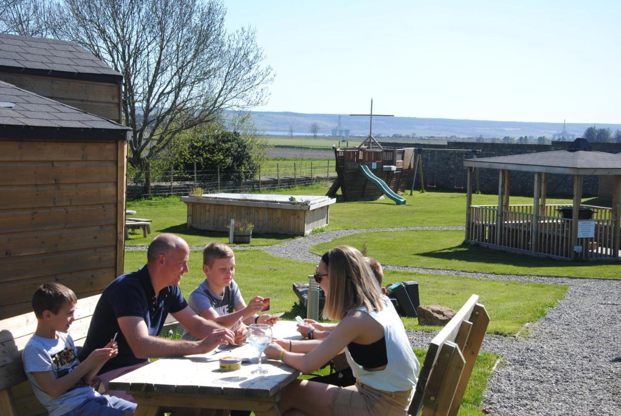 Delny Glamping And Farm Animals Hotel Invergordon Exterior foto