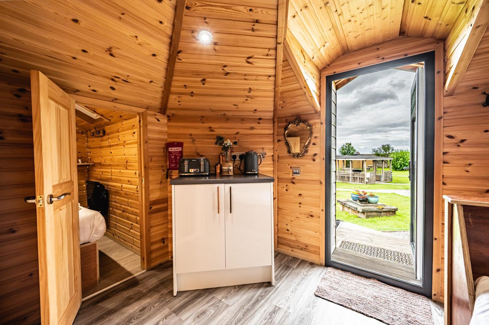 Delny Glamping And Farm Animals Hotel Invergordon Exterior foto